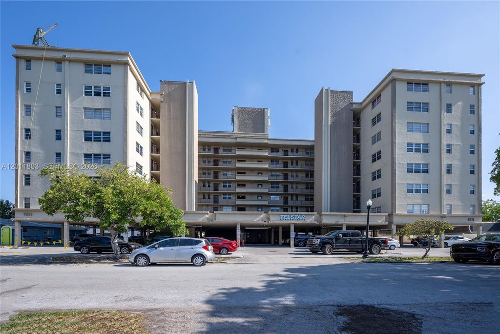 1811 Jefferson St 705, Hollywood, FL 33020