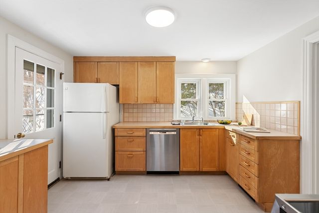 115 Gloucester St, Arlington, MA 02476