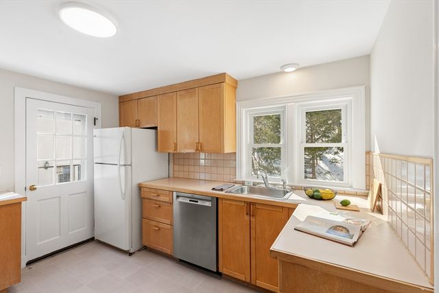 115 Gloucester St, Arlington, MA 02476