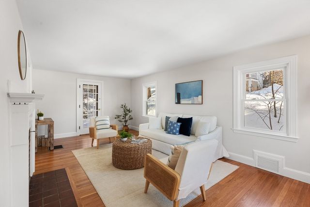 115 Gloucester St, Arlington, MA 02476