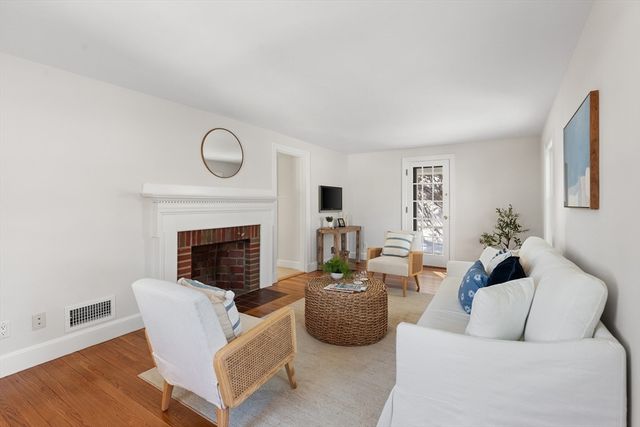 115 Gloucester St, Arlington, MA 02476