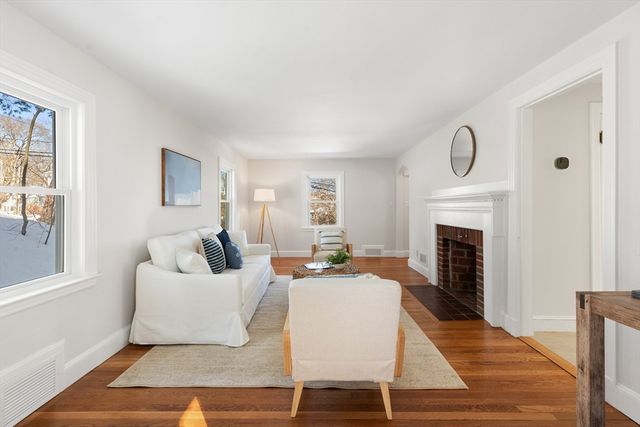 115 Gloucester St, Arlington, MA 02476