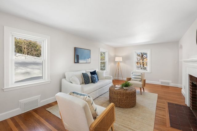 115 Gloucester St, Arlington, MA 02476