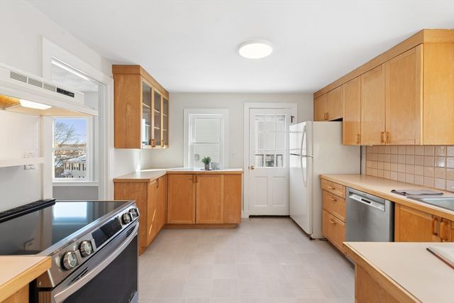 115 Gloucester St, Arlington, MA 02476