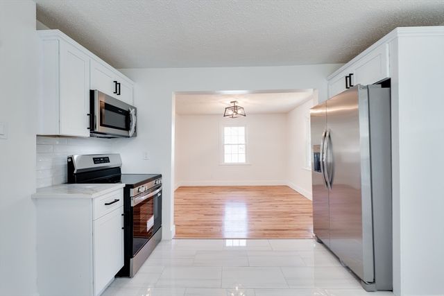 1386 Piper Rd, West Springfield, MA 01089