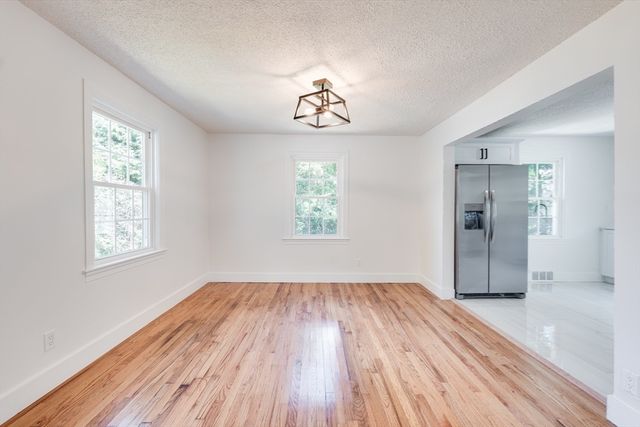 1386 Piper Rd, West Springfield, MA 01089