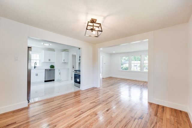 1386 Piper Rd, West Springfield, MA 01089