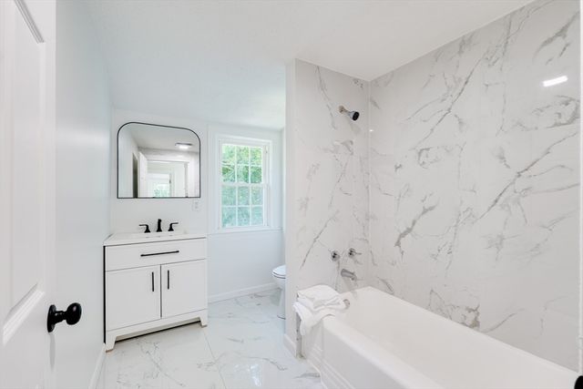 1386 Piper Rd, West Springfield, MA 01089