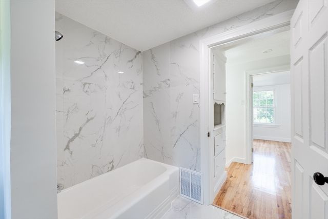 1386 Piper Rd, West Springfield, MA 01089