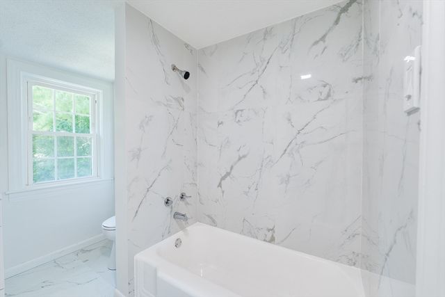 1386 Piper Rd, West Springfield, MA 01089