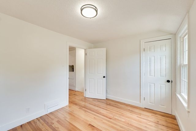 1386 Piper Rd, West Springfield, MA 01089
