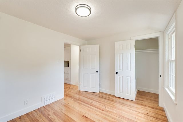 1386 Piper Rd, West Springfield, MA 01089