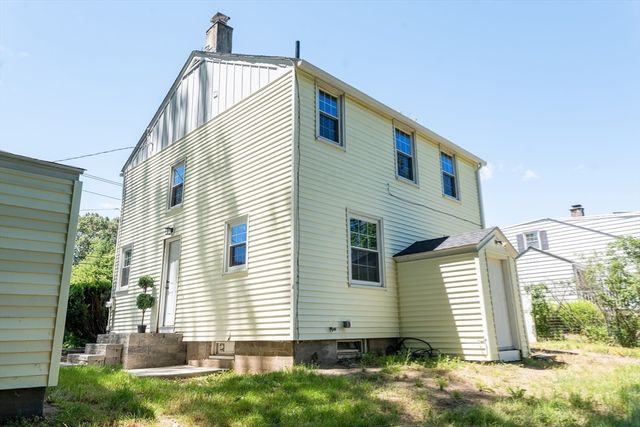 1386 Piper Rd, West Springfield, MA 01089