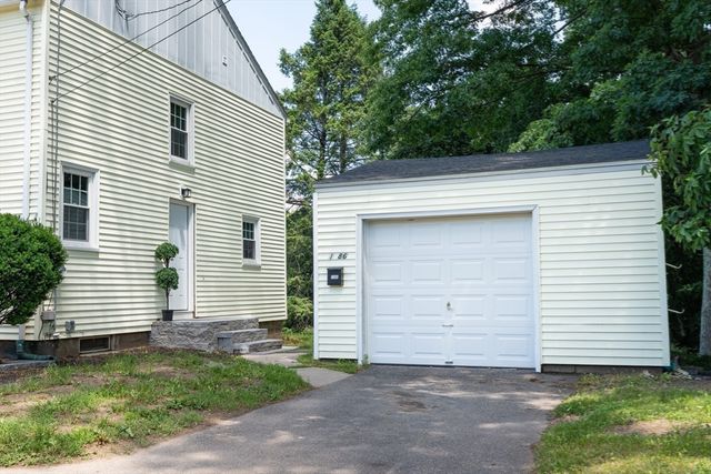1386 Piper Rd, West Springfield, MA 01089