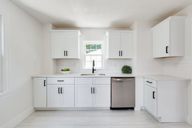 1386 Piper Rd, West Springfield, MA 01089
