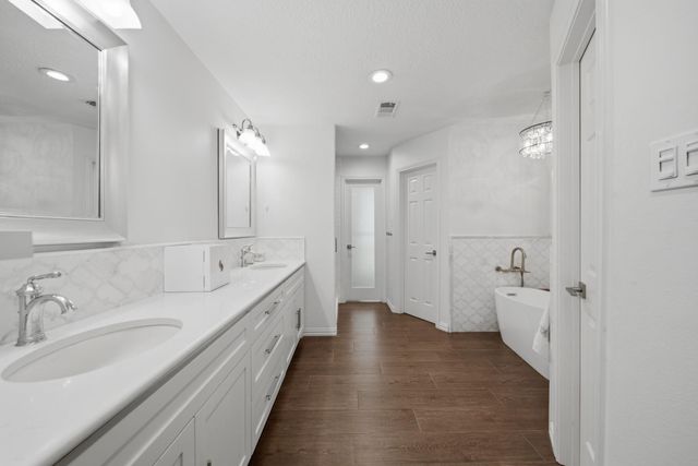 923 Daria Drive, Houston, TX 77079