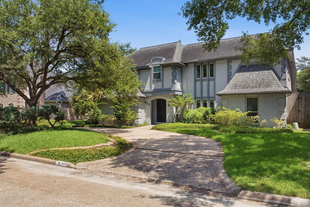 923 Daria Drive, Houston, TX 77079