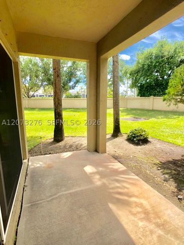 12218 SW 8th Ct, Pembroke Pines, FL 33025