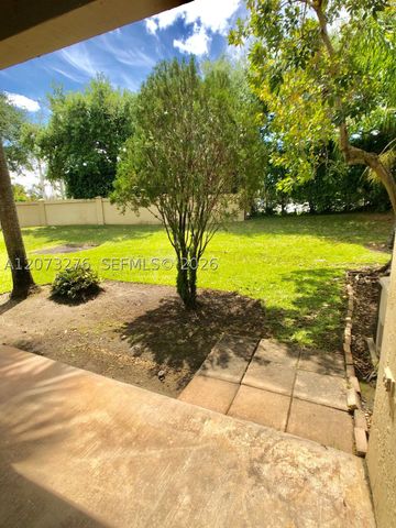 12218 SW 8th Ct, Pembroke Pines, FL 33025