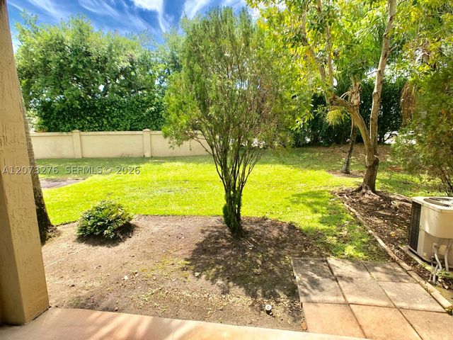 12218 SW 8th Ct, Pembroke Pines, FL 33025