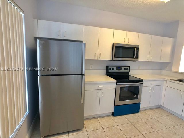 12218 SW 8th Ct, Pembroke Pines, FL 33025