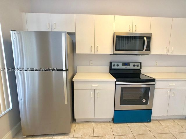 12218 SW 8th Ct, Pembroke Pines, FL 33025