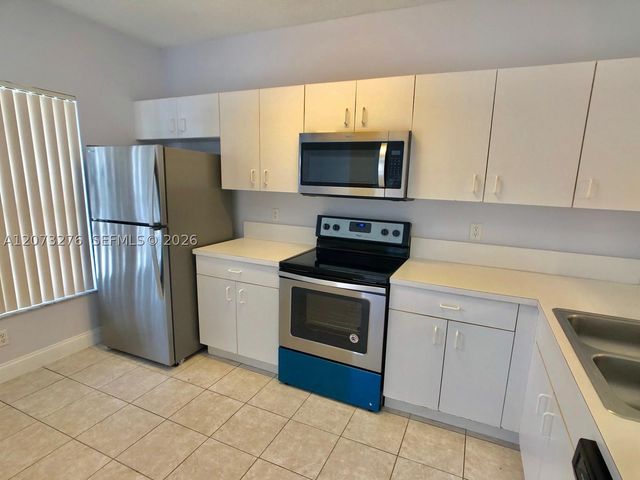 12218 SW 8th Ct, Pembroke Pines, FL 33025