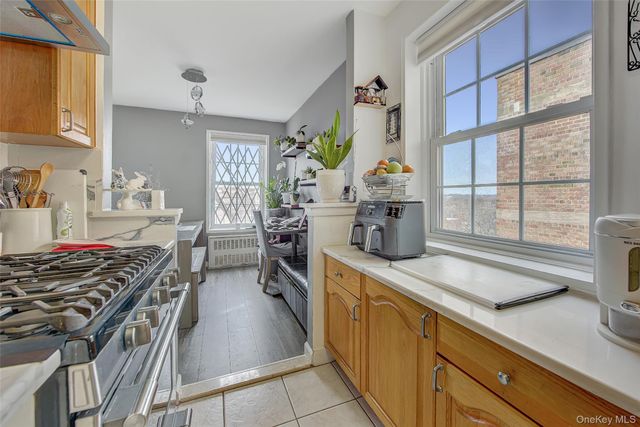 149-30 88th Street 6J, Lindenwood, NY 11414