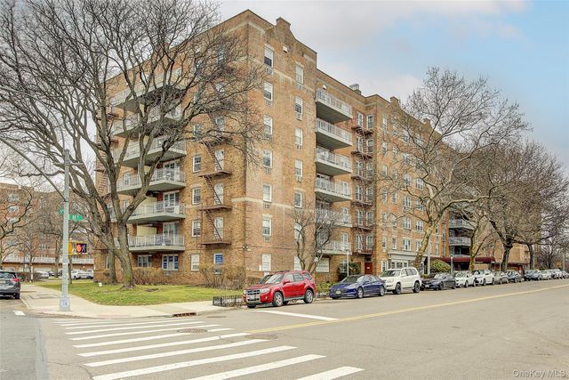 149-30 88th Street 6J, Lindenwood, NY 11414