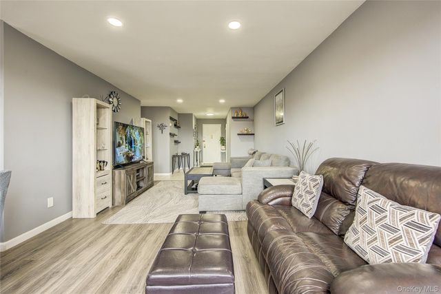 149-30 88th Street 6J, Lindenwood, NY 11414