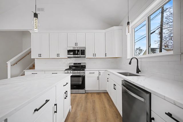 8244 44th Street, Lyons, IL 60534