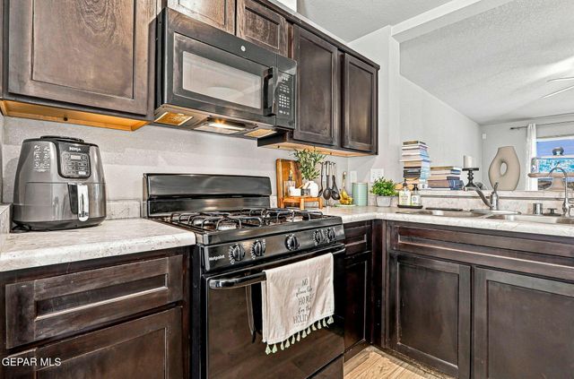 14552 Mescal Bean Court, Horizon City, TX 79928
