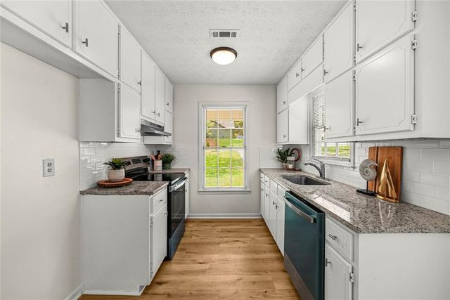 8426 Alden Drive, Riverdale, GA 30274