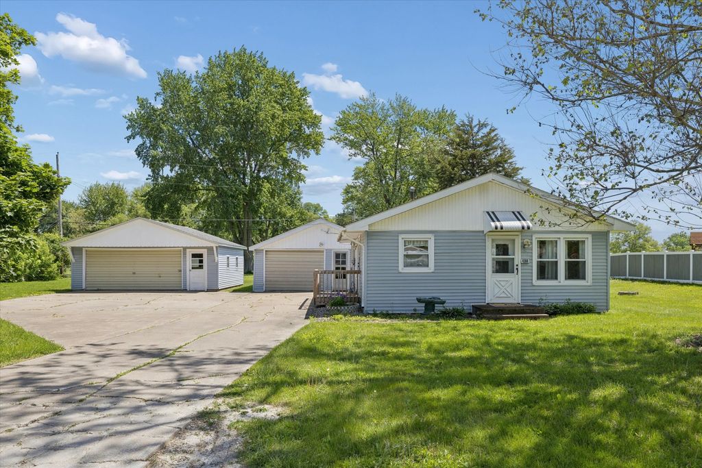 4368 9th Street, East Moline, IL 61244
