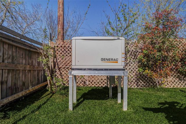 2207 Pilgrims Point Drive, Friendswood, TX 77546