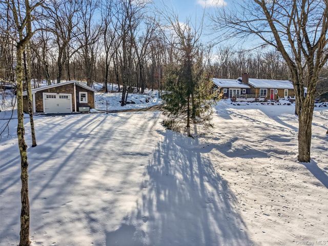 1125 Old Quaker Hill Road, Pawling, NY 12564