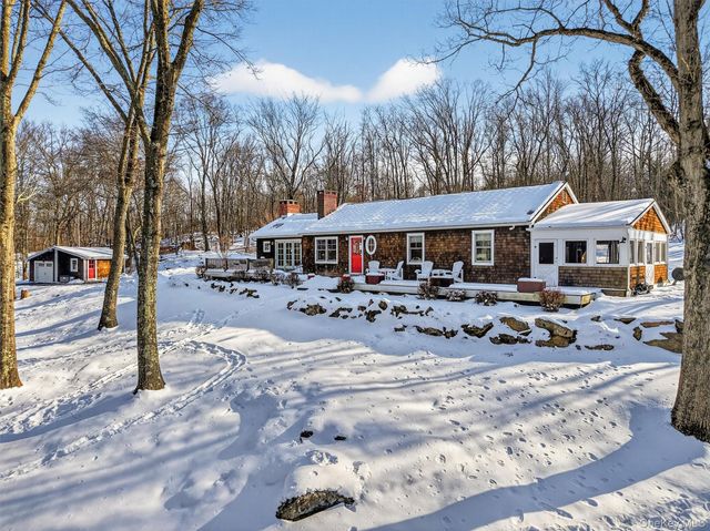 1125 Old Quaker Hill Road, Pawling, NY 12564