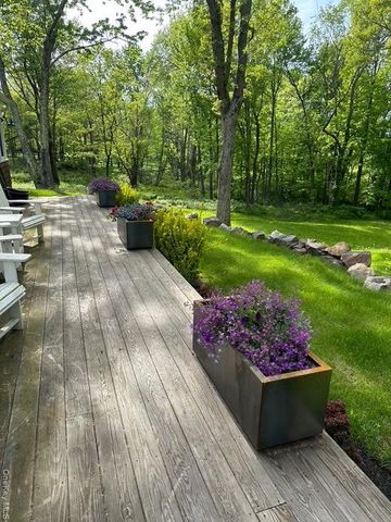 1125 Old Quaker Hill Road, Pawling, NY 12564