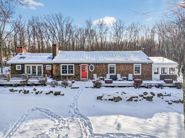 1125 Old Quaker Hill Road, Pawling, NY 12564