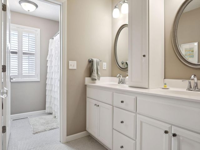 5209 W 48th Street, Edina, MN 55436