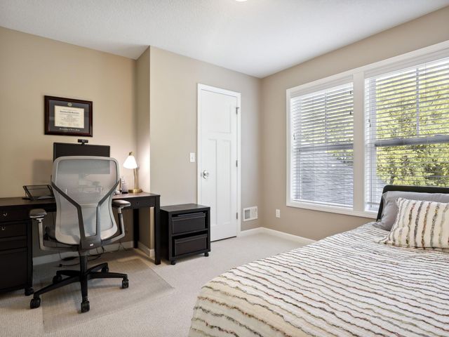 5209 W 48th Street, Edina, MN 55436