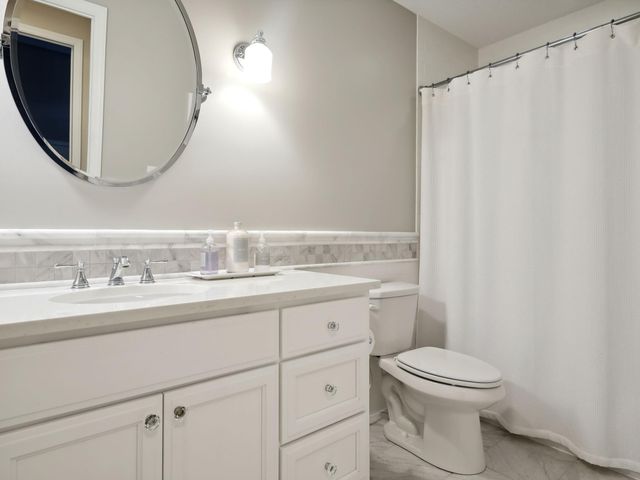 5209 W 48th Street, Edina, MN 55436