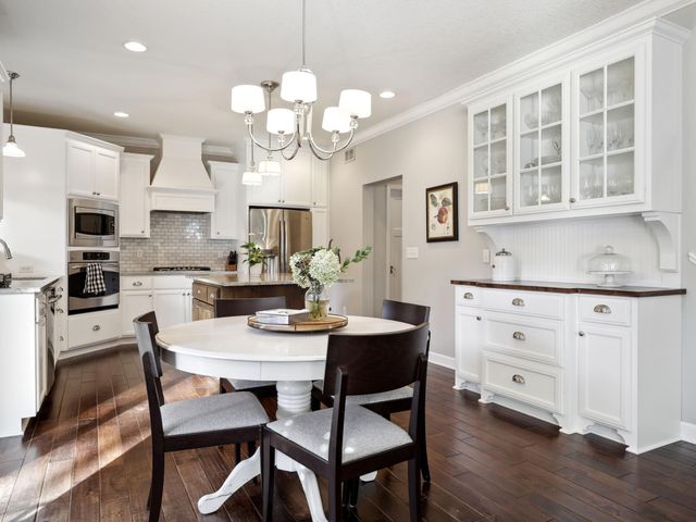 5209 W 48th Street, Edina, MN 55436