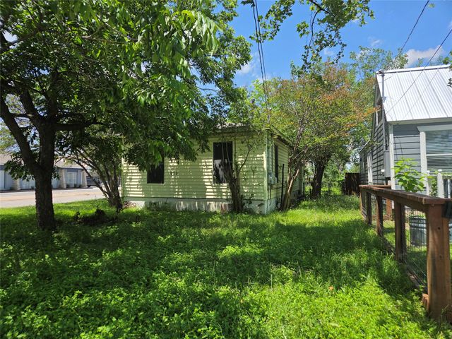 900 E 53rd ST, Austin, TX 78751