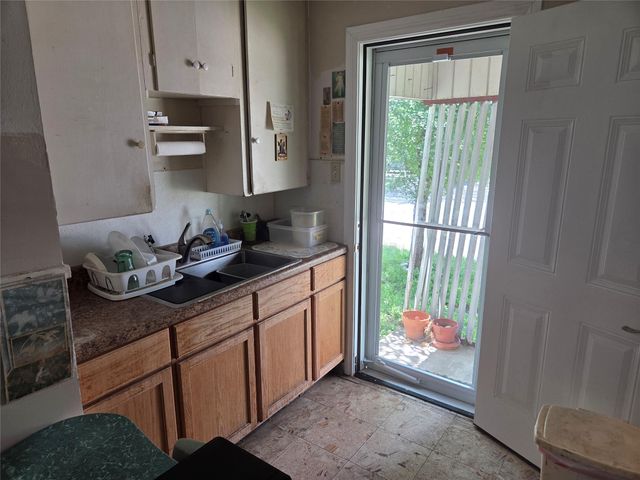 900 E 53rd ST, Austin, TX 78751