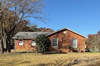 6126 Cherrycrest Lane, Charlotte, NC 28217