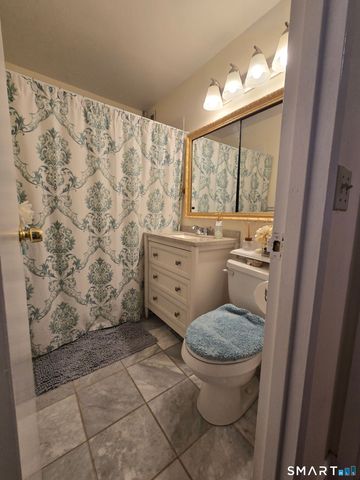 50 Glenbrook Road 2B, Stamford, CT 06902