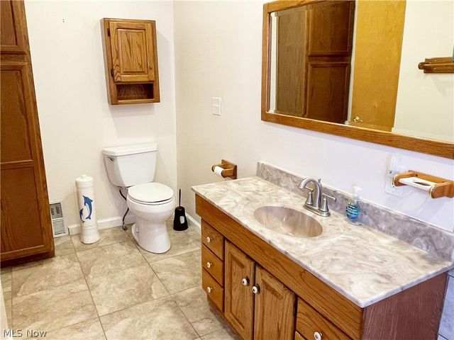 1661 Byron Drive, Mayfield Heights, OH 44124