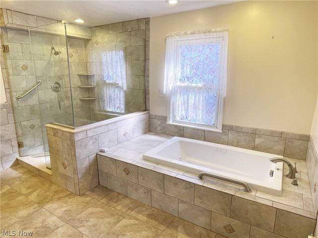 1661 Byron Drive, Mayfield Heights, OH 44124