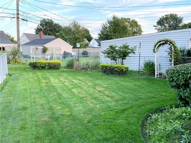 1661 Byron Drive, Mayfield Heights, OH 44124
